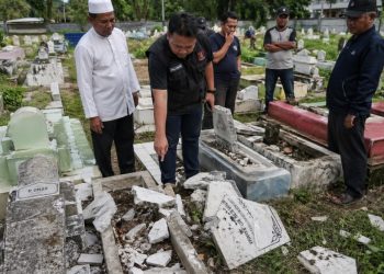 Gawat, 12 Nisan di TPU Dibongkar Rayap Besi di Medan