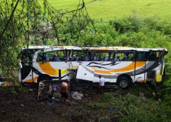 Bus Rombongan Pelajar Terperosok ke Jurang di Toba, Puluhan Siswa Alami Luka Ringan