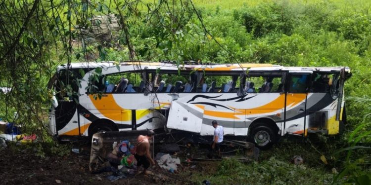 Bus Rombongan Pelajar Terperosok ke Jurang di Toba, Puluhan Siswa Alami Luka Ringan