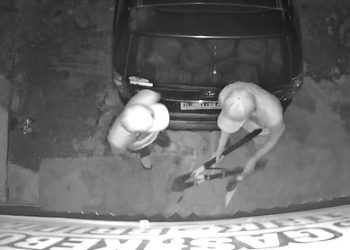 Terekam CCTV, Detik-Detik Komplotan Perampok di Kisaran Coba Bobol Toko Grosir